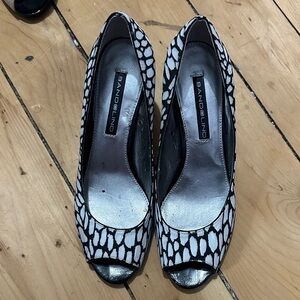 Bandolino Black & White Peep-Toe Patterned Pumps